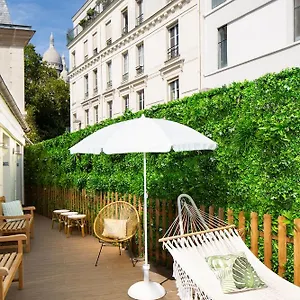 Ostello Le Village Montmartre By Hiphophostels Parigi